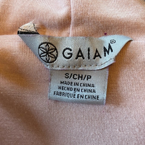 Gaiam Women’s Faux Fur Pink Vest | Fluffy Vest | Size Small Vest - Picture 3 of 4